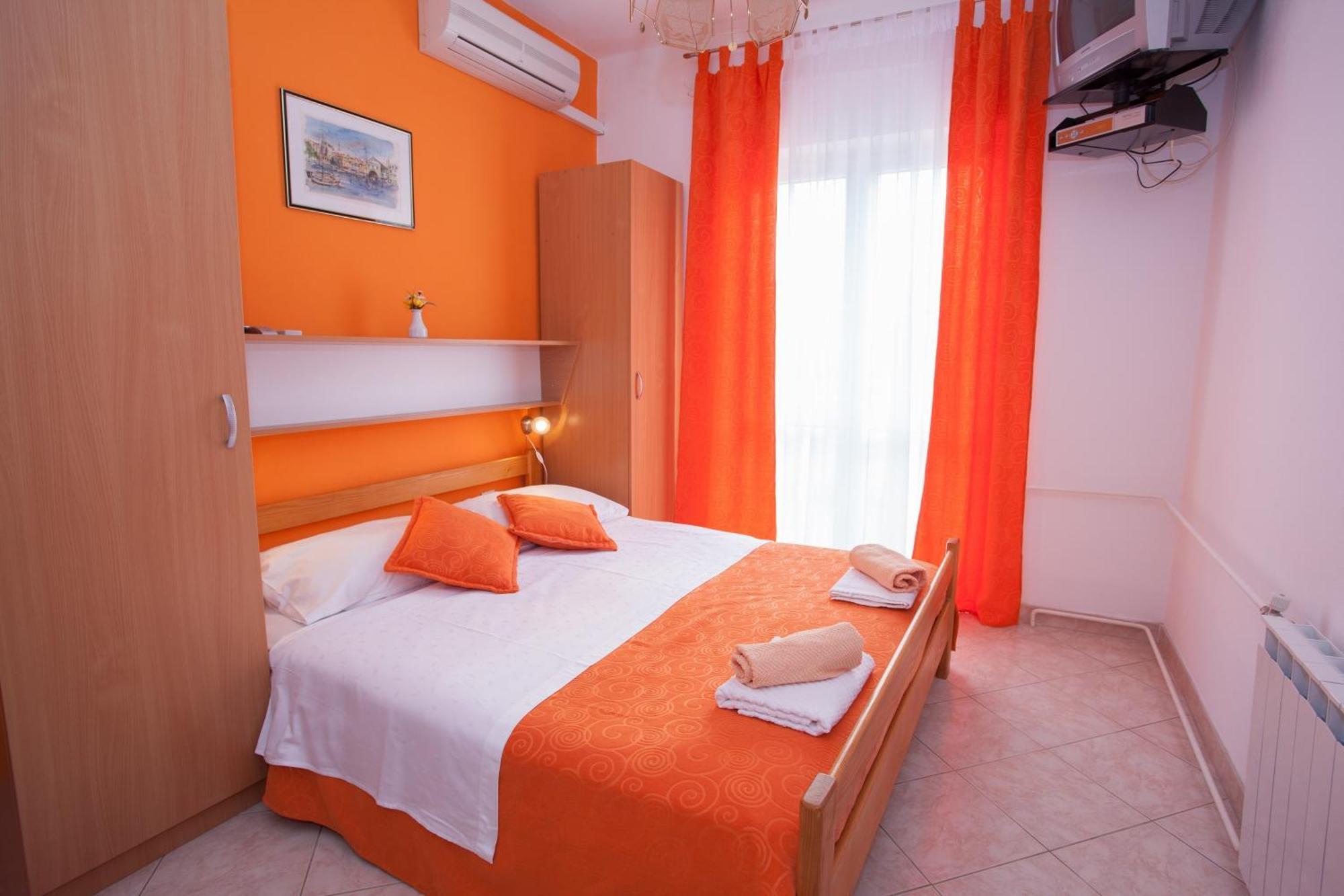 Pansion Burin Otel Baška Oda fotoğraf